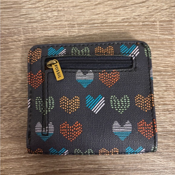 Fossil Multicolor Heart Pattern Wallet - Picture 2 of 4